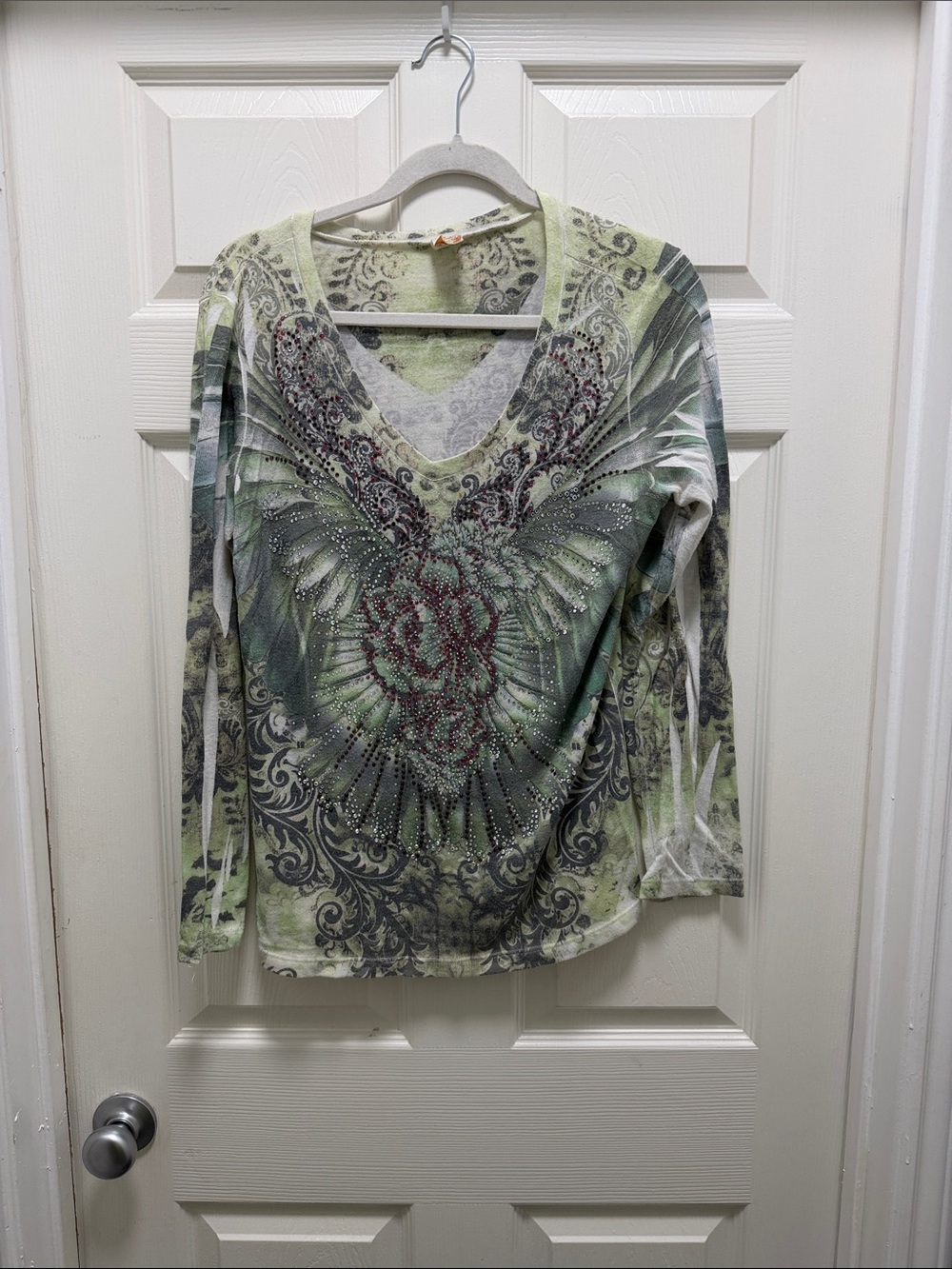 Rouge! Women's Green Floral Wing V-Neck Long Sleeve Top